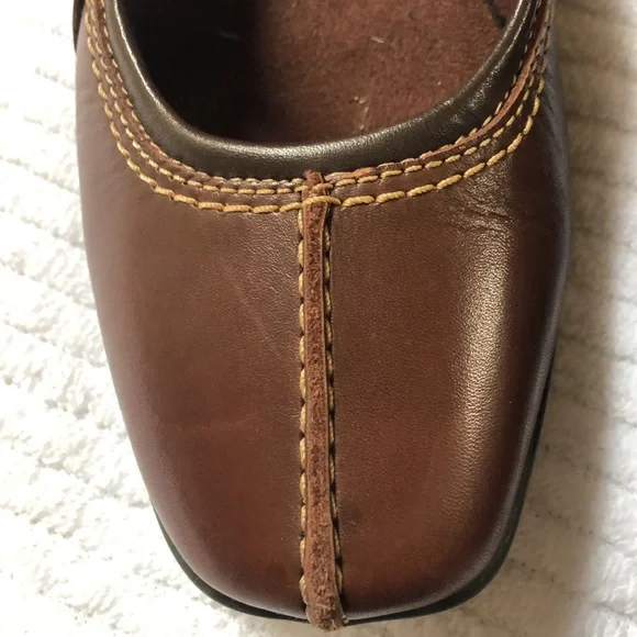 Clarks - Picture 7 of 9